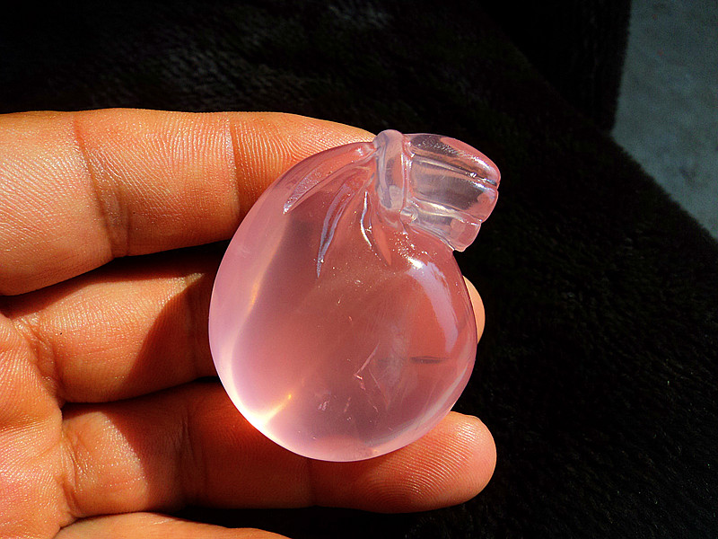 天然粉水晶钱袋旺桃花吊坠