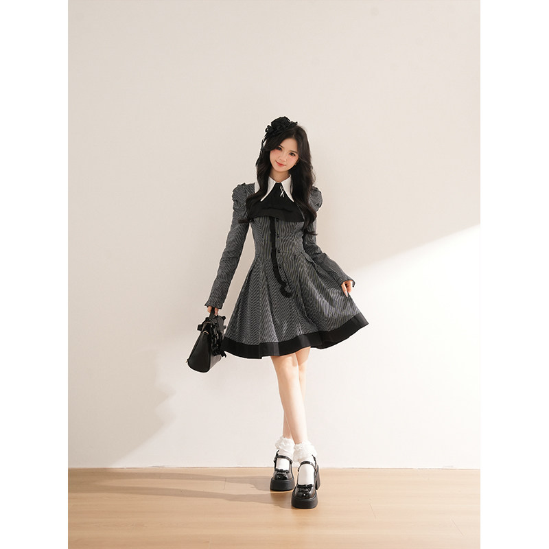 哥特暗黑 黑白条纹学院风甜酷lolita哥特收腰连衣裙春夏新款
