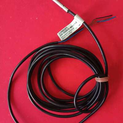 议价欧姆龙E2E-CO4S12-WC-BI-2接近开关，完装