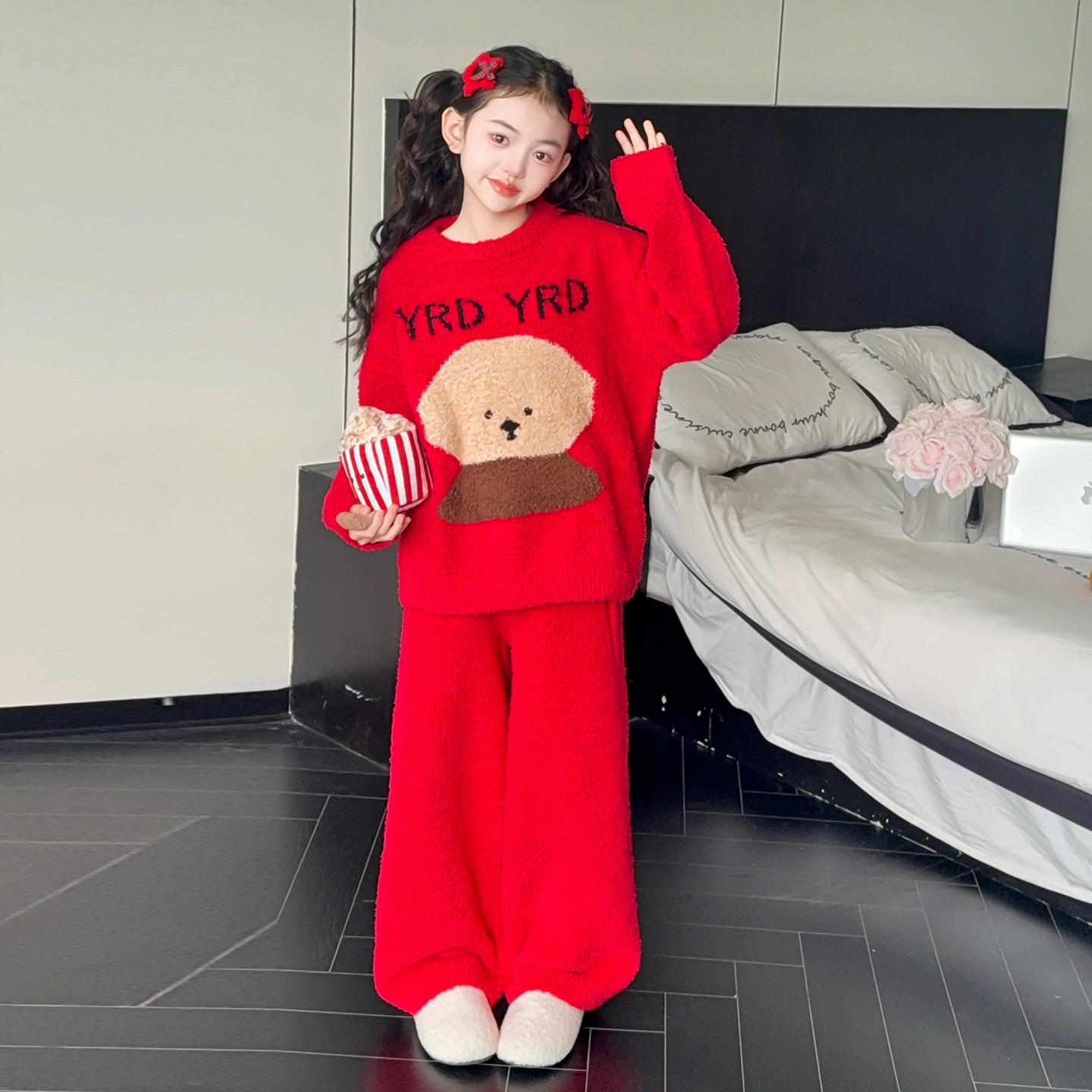 女童半边绒睡衣红色卡通小熊