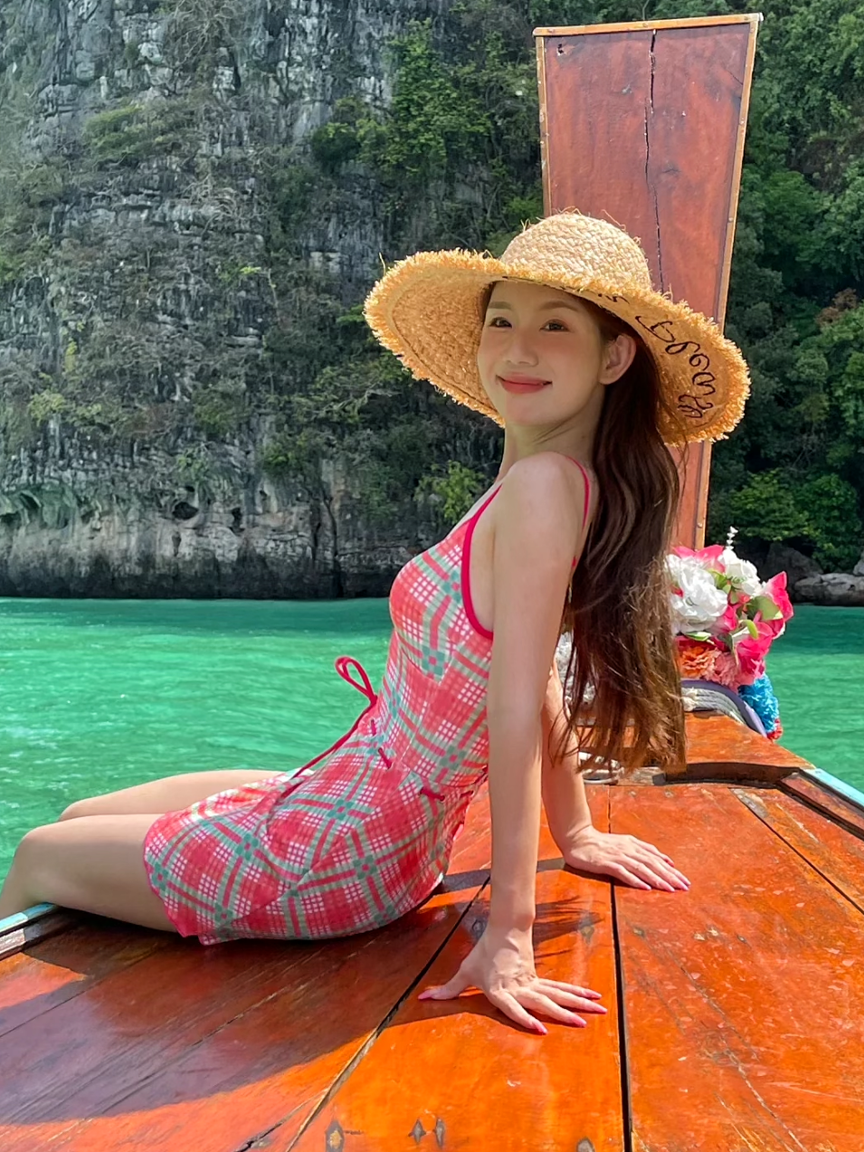 泰国复古格子泳衣女清新三角连体露背性感显瘦遮肉裙子泳装纯欲感,运动/瑜伽/健身/球迷用品,连体泳衣,淘宝优惠券,粉丝福利购,淘宝优惠卷