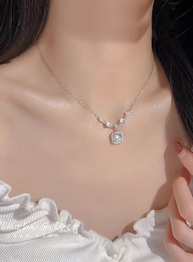 2025小众锆石轻奢方钻项链女设计高级感方块甜美百搭锁骨链