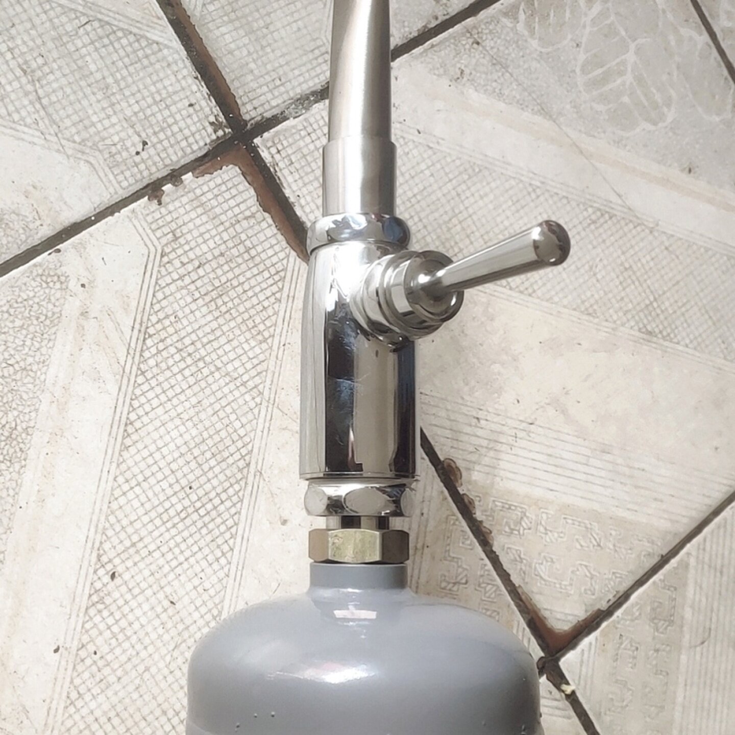 脚踏式脚踩冲水器入墙立式冲水阀蹲便器全铜体开关延时阀大便厕所