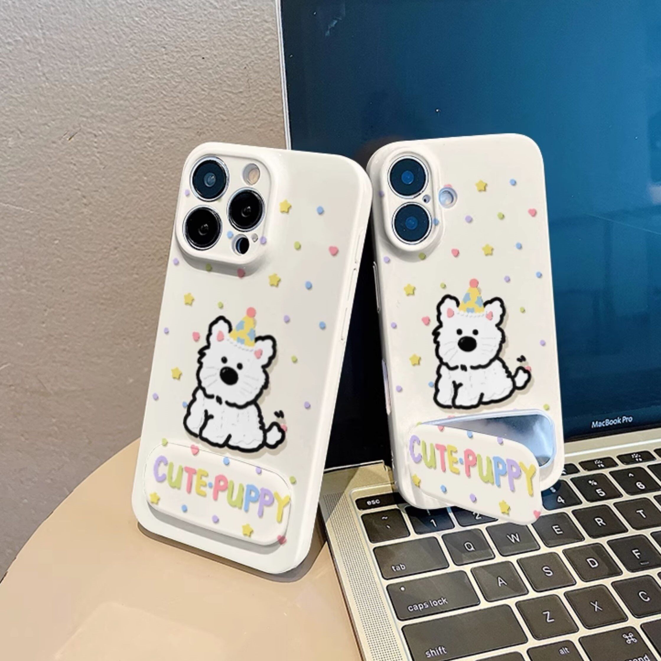 苹果15plus波点西高地手机壳硬iPhone16带镜子支架ins风13ProMax卡通适用14高级感x200S菲林Nova12可爱P80PRO