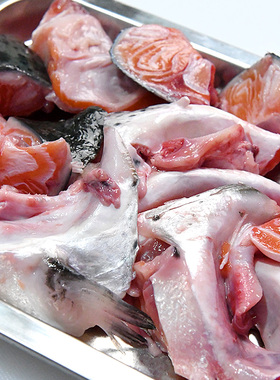 进口新鲜冷冻三文鱼鱼颈肉 鱼脖肉鱼鳍边角料肉块非刺身烤煎味美