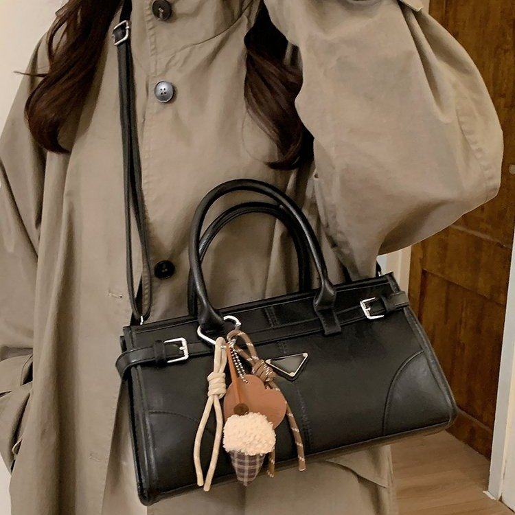 2026冬季新款女性女棕色带挂件拉链黑色带挂件棕色无挂件均码,箱包皮具/热销女包/男包,通用款女包,淘宝优惠券,粉丝福利购,淘宝优惠卷