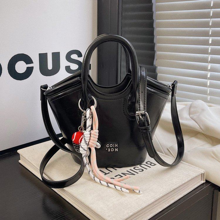 2026春季新款PU车缝线拉链单肩斜挎手提包,箱包皮具/热销女包/男包,通用款女包,淘宝优惠券,粉丝福利购,淘宝优惠卷