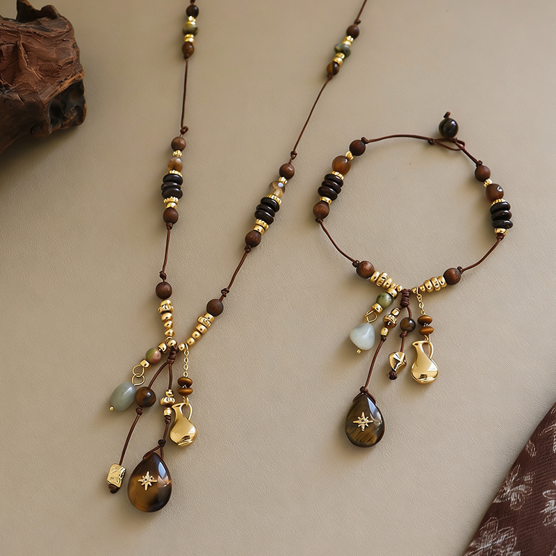 秋冬新款原创精致天然石玛瑙项链配饰女轻奢小众高级感编织毛衣链