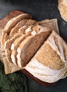 纯全麦面包迷迭香味健康食品香料餐包无糖精不添加油咸味罗勒欧包