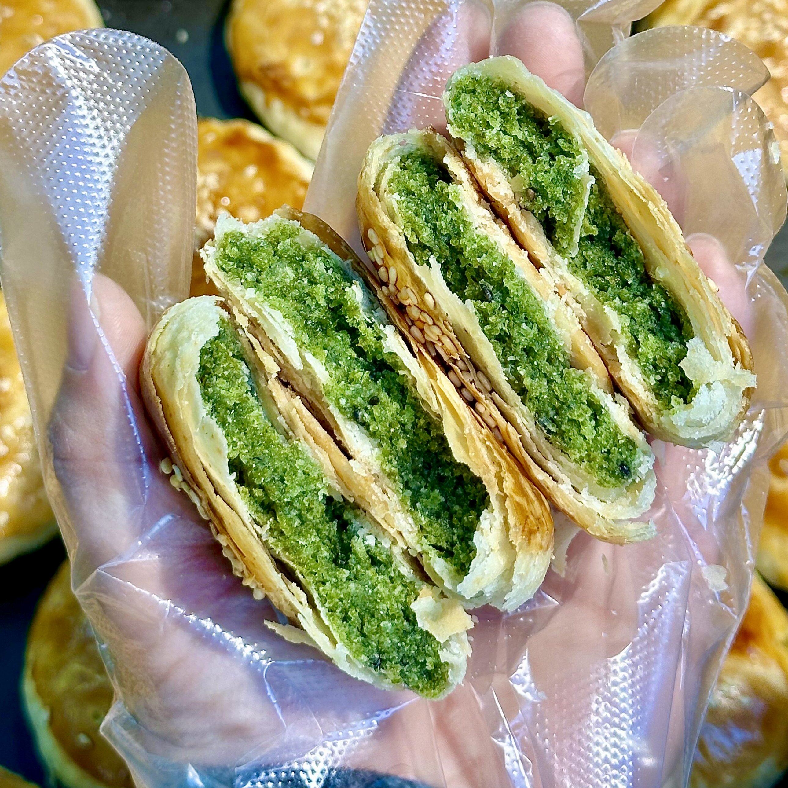 酥皮掉渣咸甜可口~海苔夹心酥饼图片