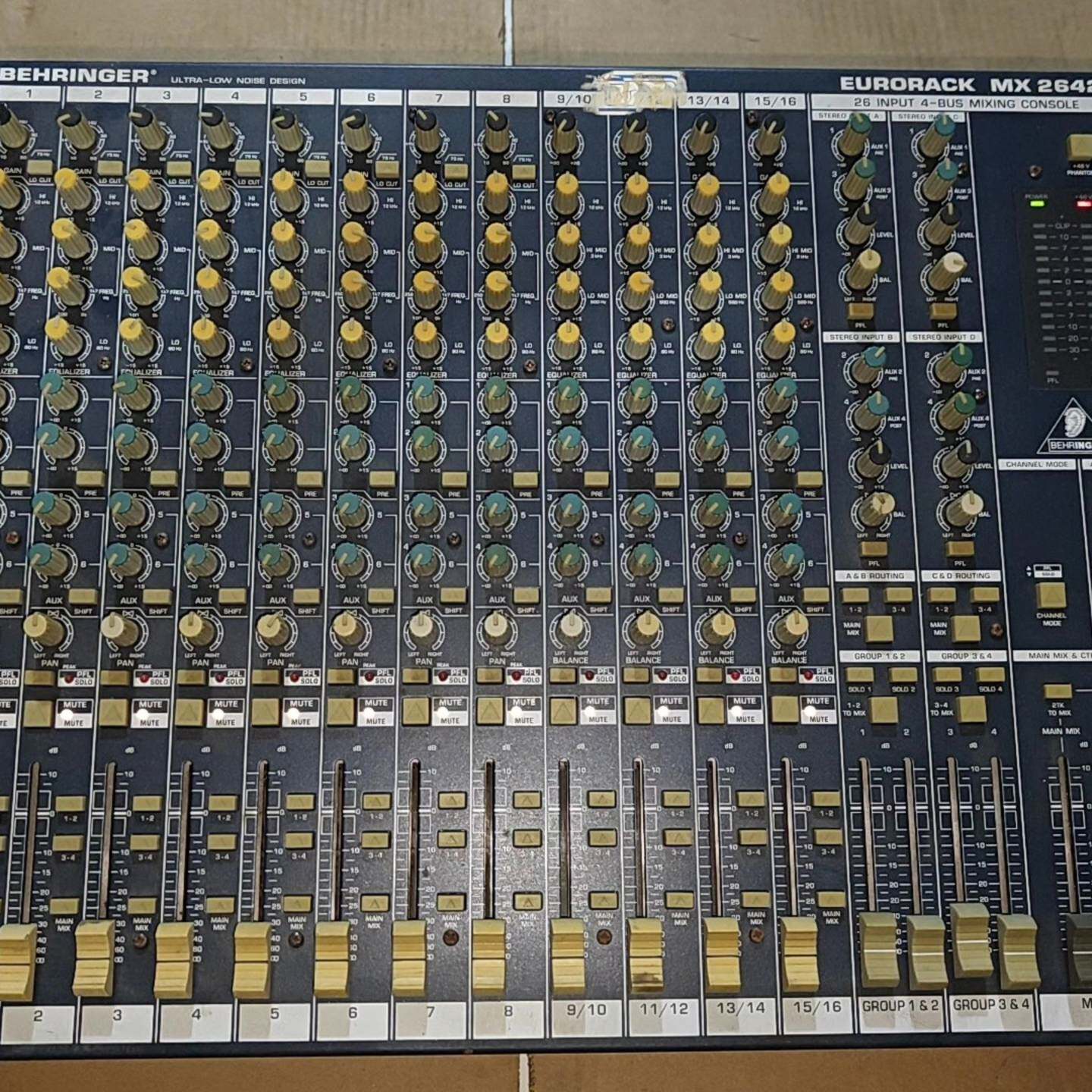 可维修MX2642A OK，百灵达调音台品相如图功能运费自理。