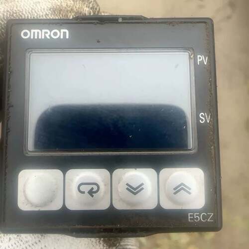 可维修温控器E5CZ-Q2MT3台成色如图