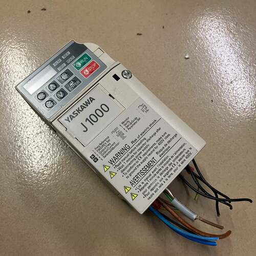 可维修J1000 0.37KW CIMR-JCBA00，安川变频器