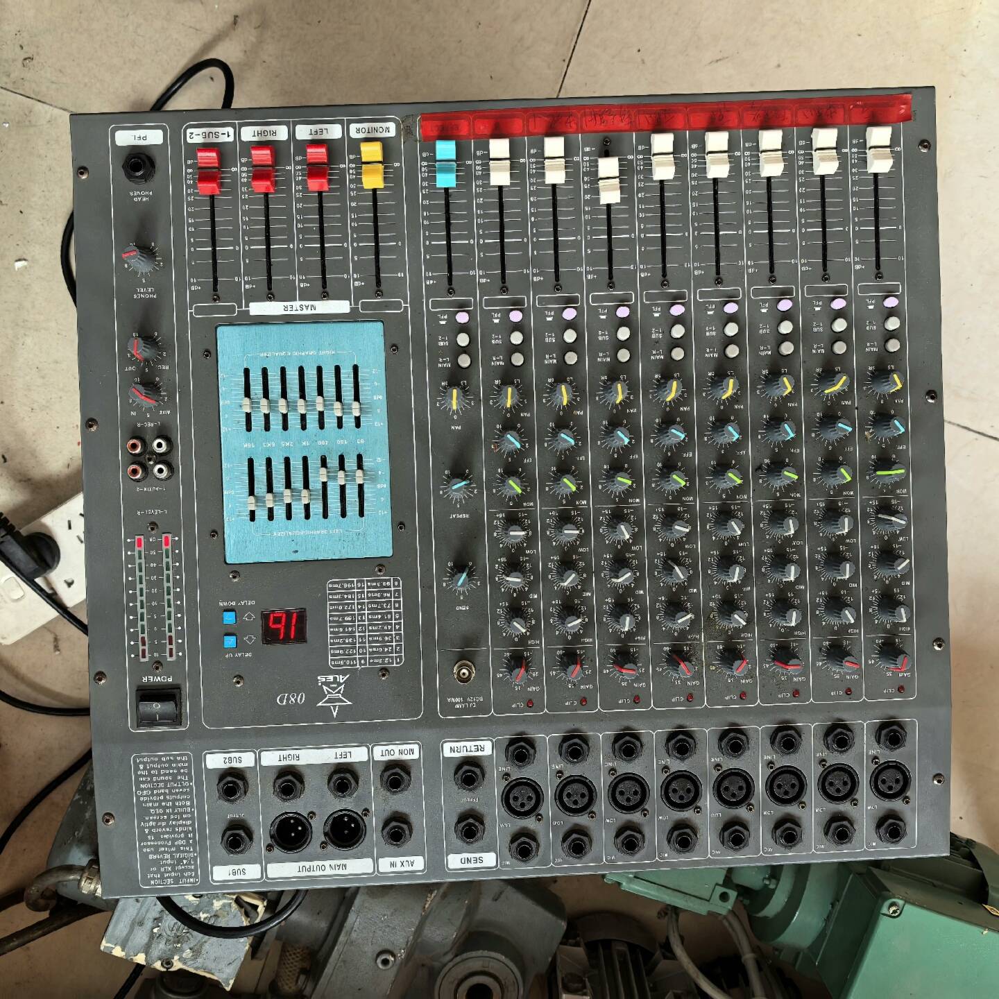 可维修爱丽丝ALES V18调音台，14路，型号08D，几乎，议价