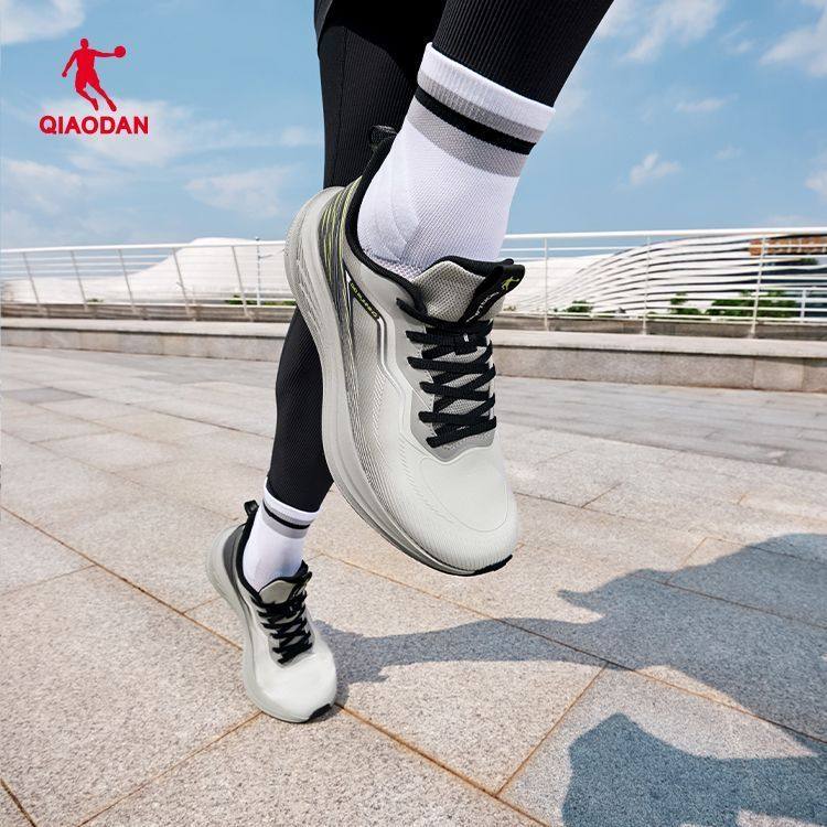 乔丹男跑步鞋2025秋季新款轻便防滑耐磨舒适运动鞋QDB023254225G