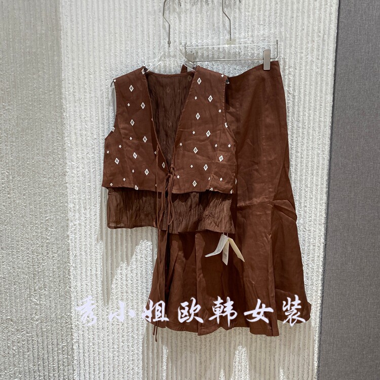 欧洲站2026夏新款V领无袖系带印花马甲荷叶边半身裙套装女308