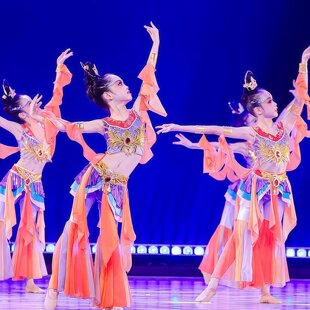 敦煌飞天儿童舞蹈演出服女童一梦敦煌少儿梦回龟兹丝路拈窟表演服