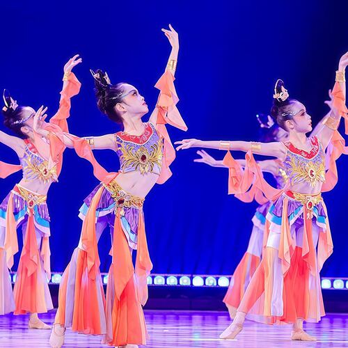 女童敦煌飞天龟兹丝路演出服