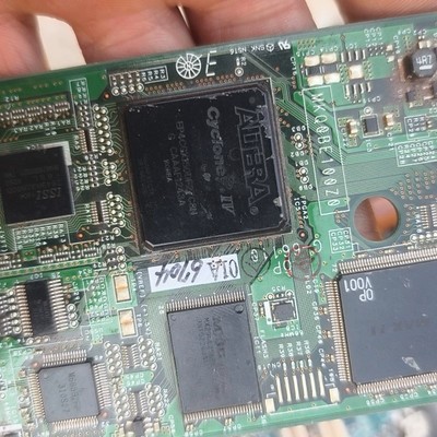 EPM1270T144C5N。一套有2个EP4CGX150D