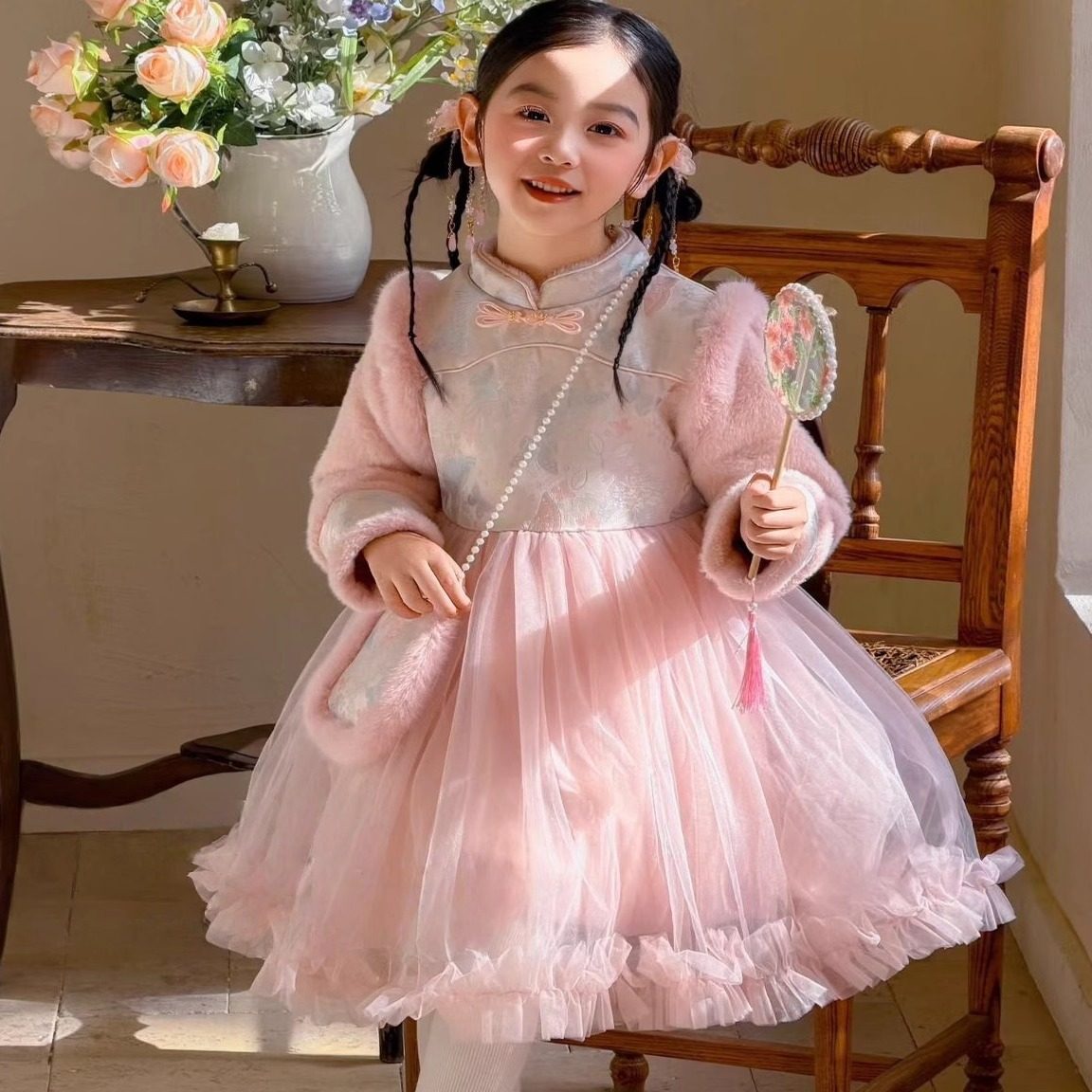 女童2025年新款古风连衣裙小女孩新年年服裙子加绒加厚裙子送包包