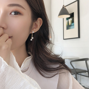 简约珍珠线条耳环