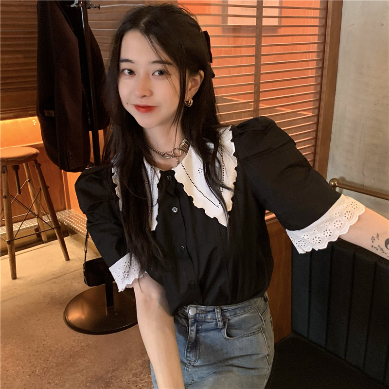 Real shot / real price Korean version baby collar hook flower contrast loose single breasted bubble sleeve shirt