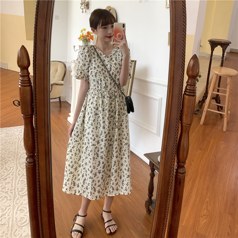 Real shot / real price Korean retro V-neck versatile loose and thin floral trumpet sleeve dress