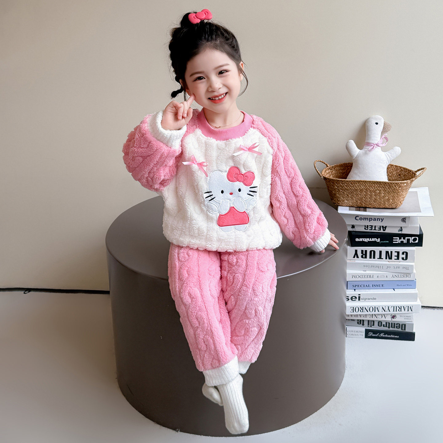 凯蒂猫儿童可爱珊瑚绒睡衣女童冬季保暖法兰绒女孩宝宝卡通家居服,童装/婴儿装/亲子装,家居服套装,淘宝优惠券,粉丝福利购,淘宝优惠卷