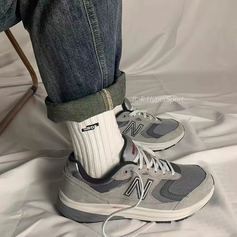 NewBalance男款系带运动鞋