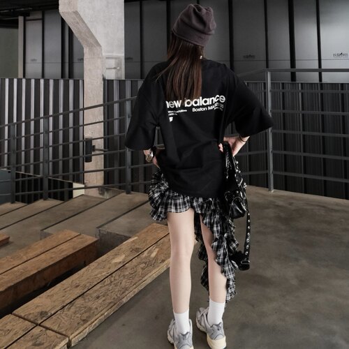 New Balance Shifted 纯色字母印花T恤 男女同款黑色MT52300-BK