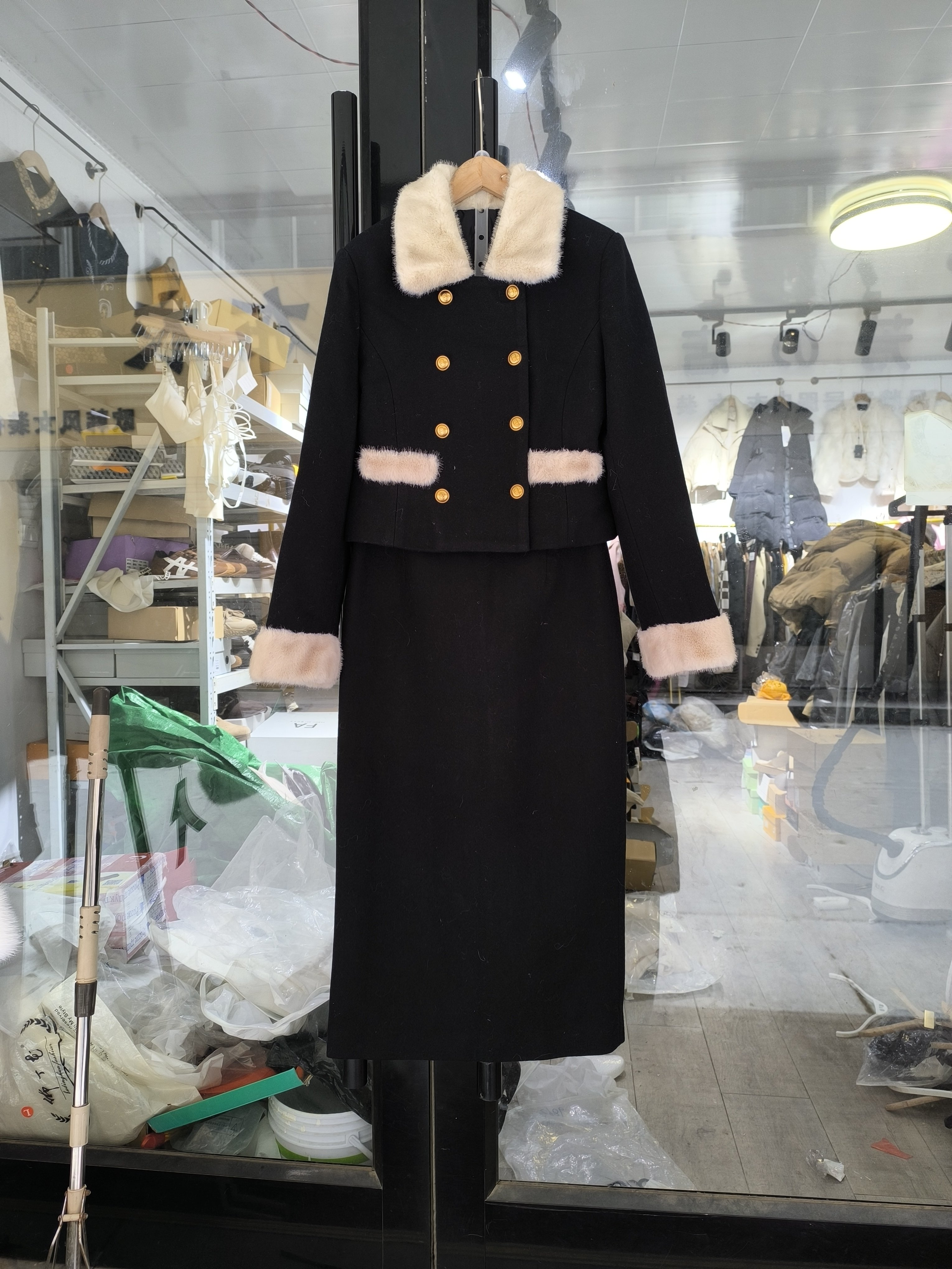 2025冬新款时尚百搭显瘦小香风短款羽绒服外套半身裙两件套女套装,女装/女士精品,羽绒服,淘宝优惠券,粉丝福利购,淘宝优惠卷