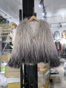 冬季新款韩版时尚百搭V领宽松显瘦短款貉子毛编织皮草女外套撤柜