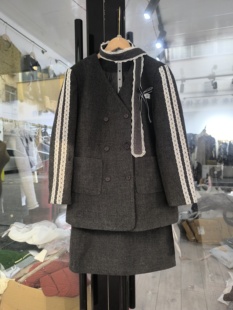 2025新款冬装气质小香风羽绒服外套+半身裙两件套女宽松显瘦套装