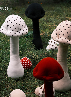 LIVING inc.巨型蘑菇 可爱异形抱枕毛绒靠枕客厅沙发床ins风创意