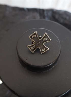 ERD风格 复古立体十字架胸针做旧