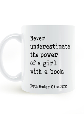 Never Underestimate book Girl永不低估看书女孩的力量马克杯