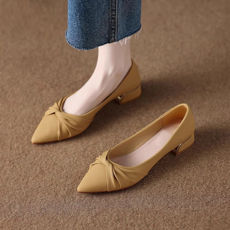 软皮低跟时尚气质单鞋女春季2025夏天配裙子法式晚风3公分小跟鞋