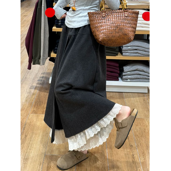 大码灰色毛呢半身裙女秋冬2025新款a字半裙假两件蕾丝拼接裤裙子