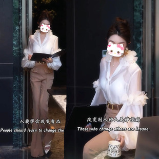 韩系巨好看气质套装女2026春新款花边领灯笼袖微透衬衫显瘦喇叭裤