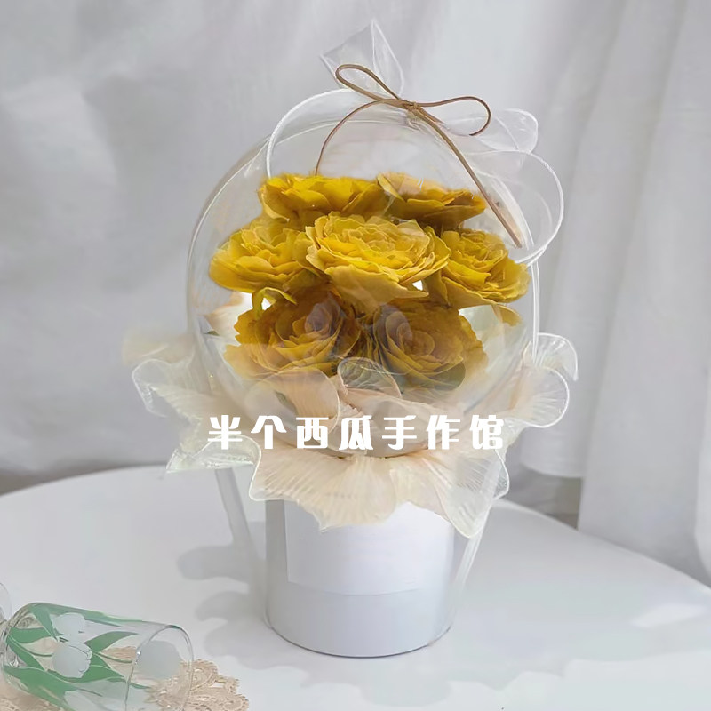 抖音小红书同款银杏叶玫瑰花成品抱抱桶花束波波球真树叶手工制作图片