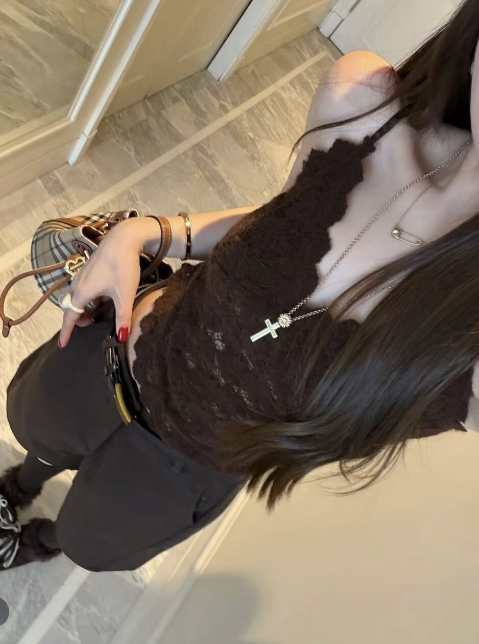 九月家【黑糖啵啵内搭】咖色立体钩花蕾丝吊带/咖色毛尼加绒中裤