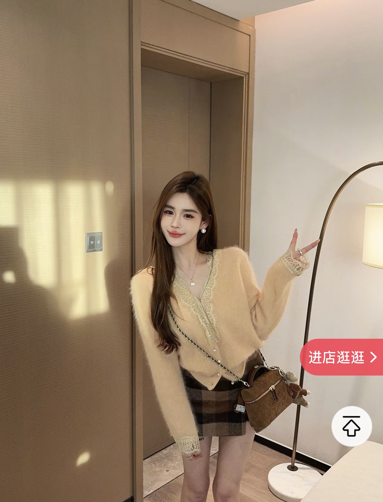 韩国东大门2025冬季新款韩版宽松休闲V领长袖毛衣女蕾丝拼接上衣