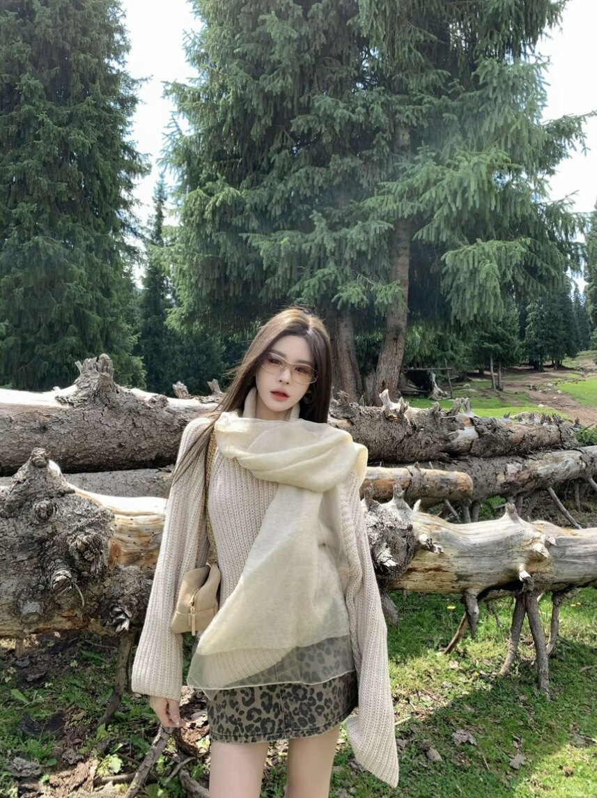 九月家【半熟秋日】杏色V领慵懒针织/水洗牛仔豹纹半裙时尚套装潮