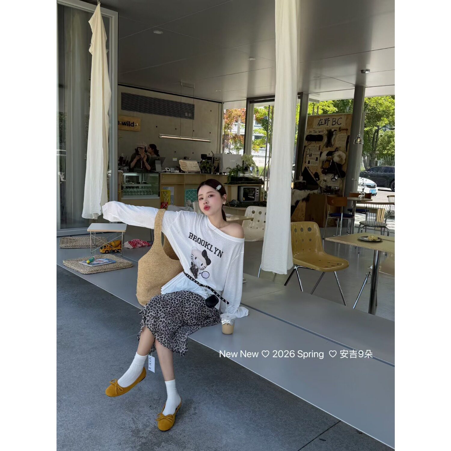 五折福利。 新款韩版宽松卡通印花斜肩防晒休闲长袖T恤上衣