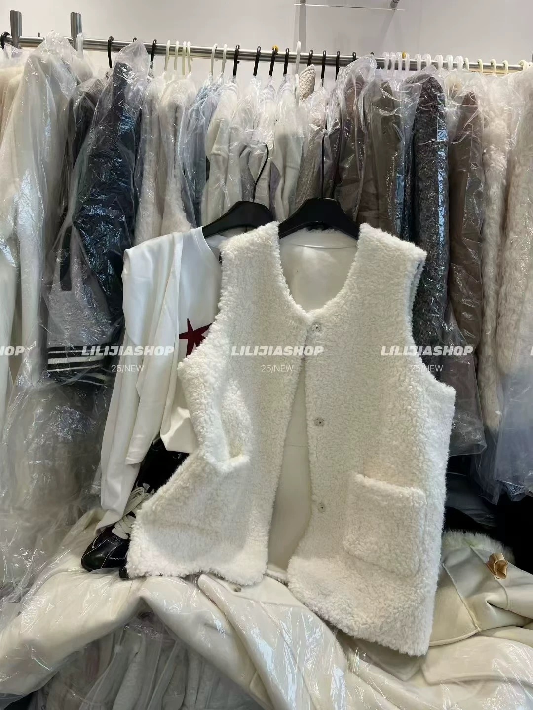 韩国东大门2025冬季新款韩版宽松休闲羊羔毛马甲女坎肩背心外套潮