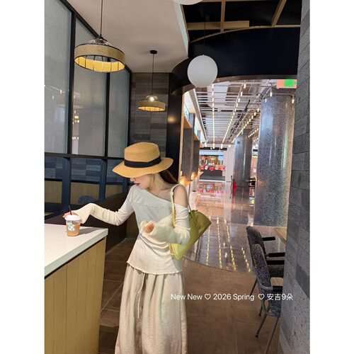 2026春季新款韩版修身百搭休闲长袖T恤女简约时尚纯色斜领上衣潮