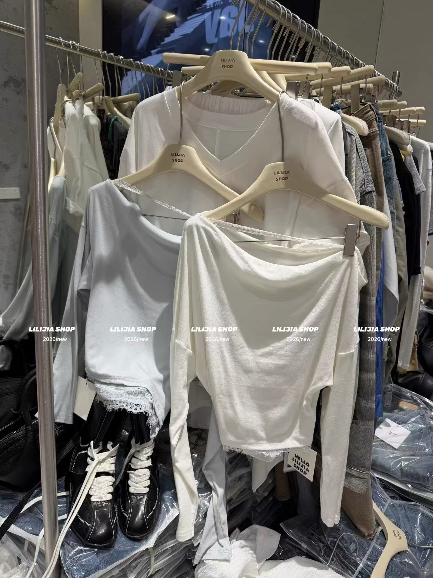 2026春夏新款韩版百搭洋气甜美斜肩设计感蕾丝边长袖T恤上衣潮ins