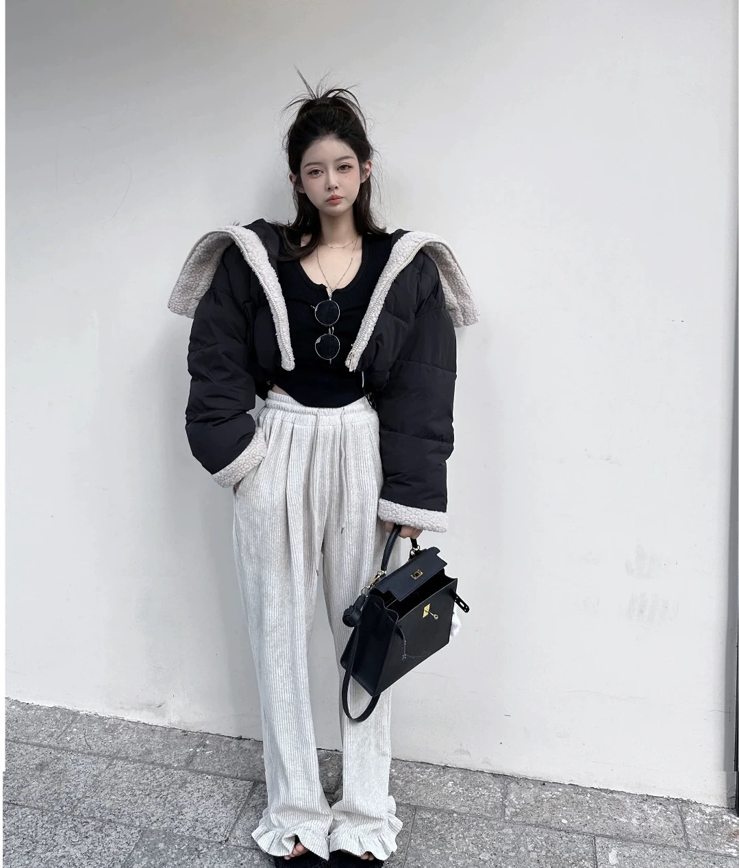 五折福利。  羊羔毛大翻领洋气设计感羽绒服女百搭小个子短外套潮
