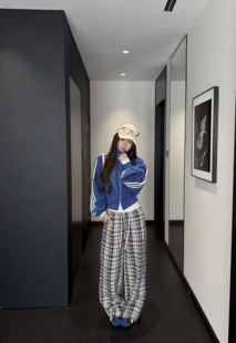 九月家【妮感穿搭】蓝色织带羊羔毛外套/复古蓝各毛尼料休闲裤潮
