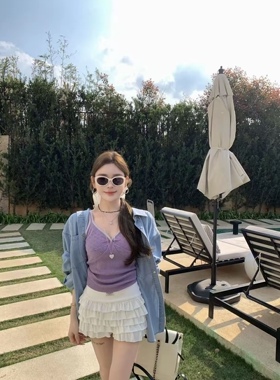 九月家【韩女天菜】蓝色牛仔防晒衬衫/紫色针织背心/白色木耳半裙